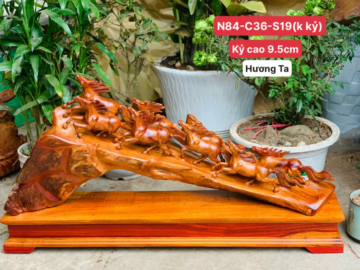 Tượng Ngựa Trang Trí Phong Thuỷ - Bát Mã Phi Thiên Gỗ Hương Ta Ngang 84cm