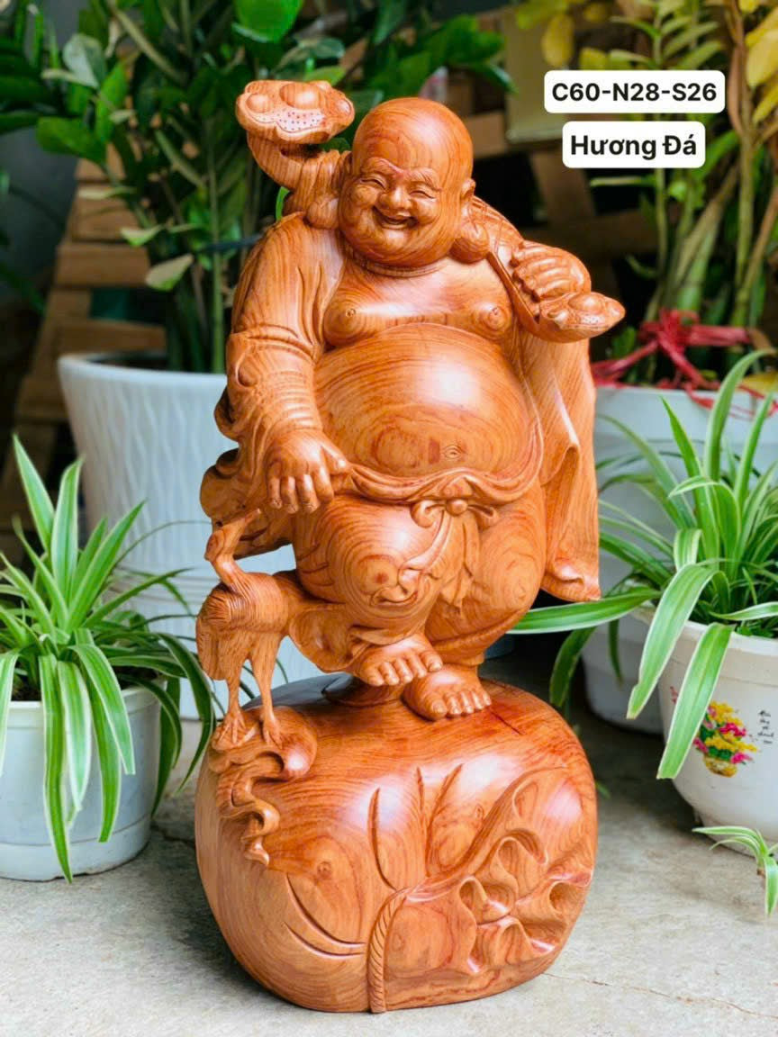 Di Lặc đứng Kiểng Chân Trên Bao Tiền Cao 60cm Gỗ Hương Đá