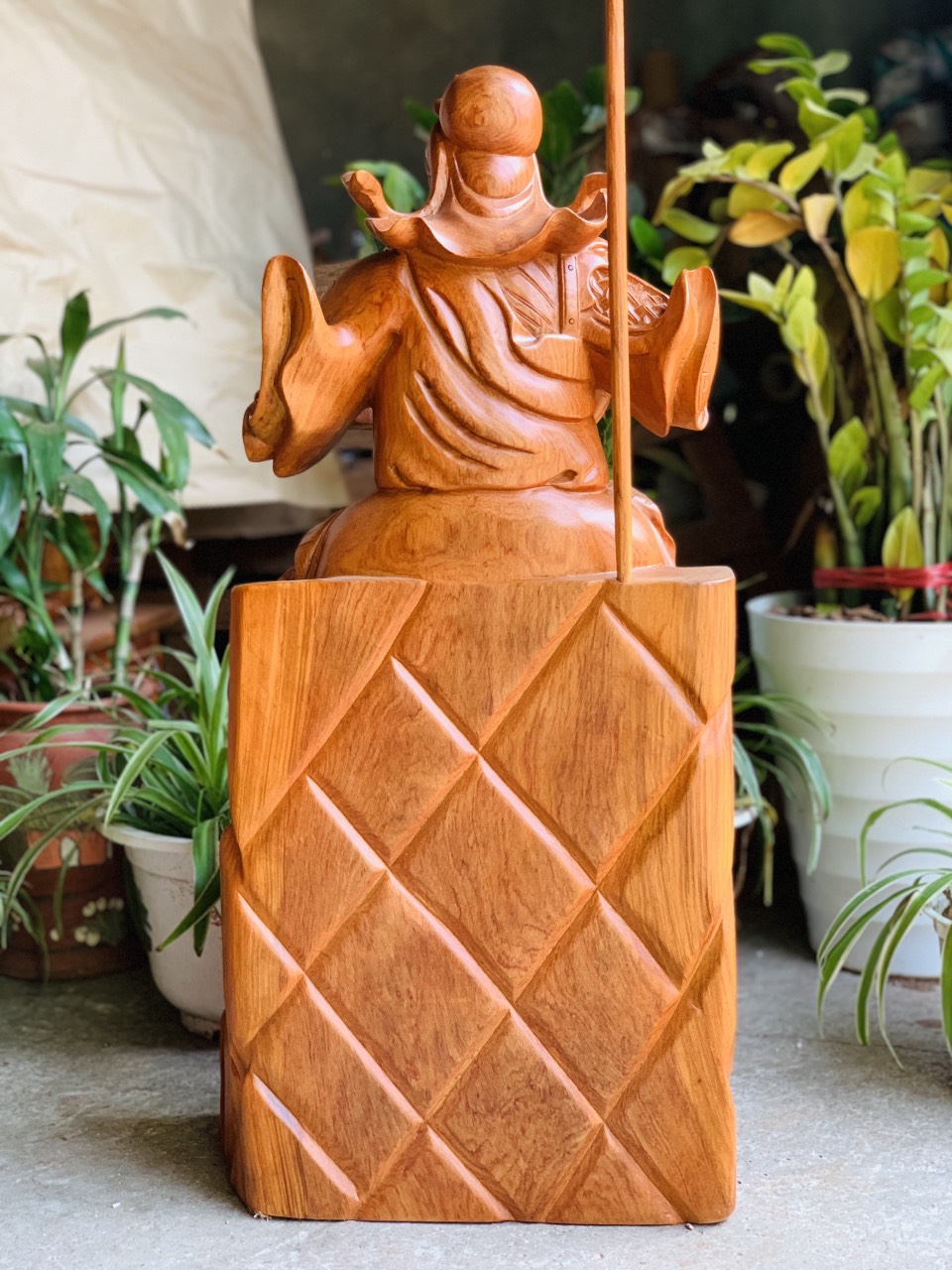 Tượng Gỗ Quan Công Ngồi Đọc Sách Cao 80cm Dế Chạm Tùng