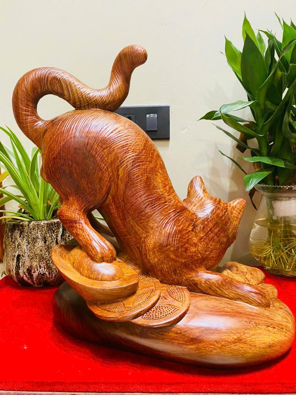Tượng Mèo Xinh Phú Quý Gỗ Cẩm Việt - Tượng Phong Thủy Độc Đáo
