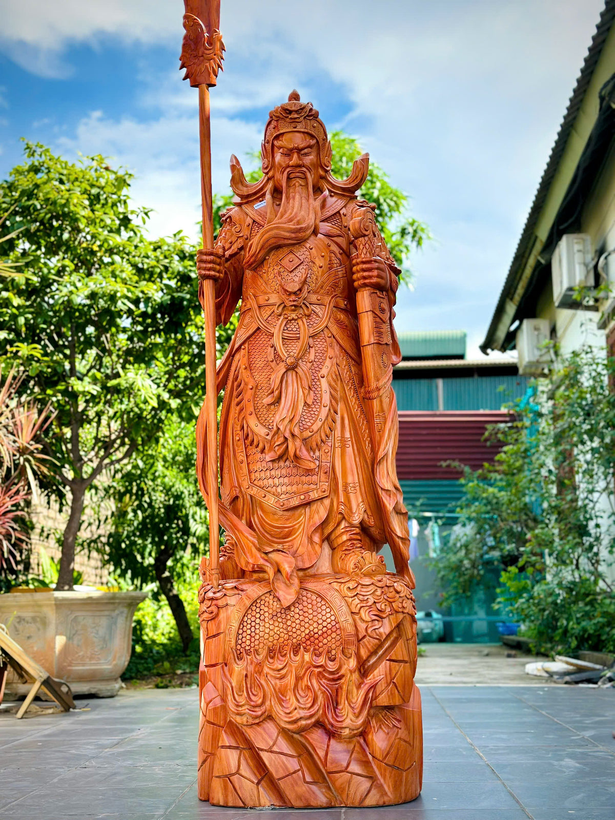Tượng Quan Công Trấn Ải Gỗ Hương Đỏ - Hàng Đục Tay Nghệ Thuật Cao 1m8