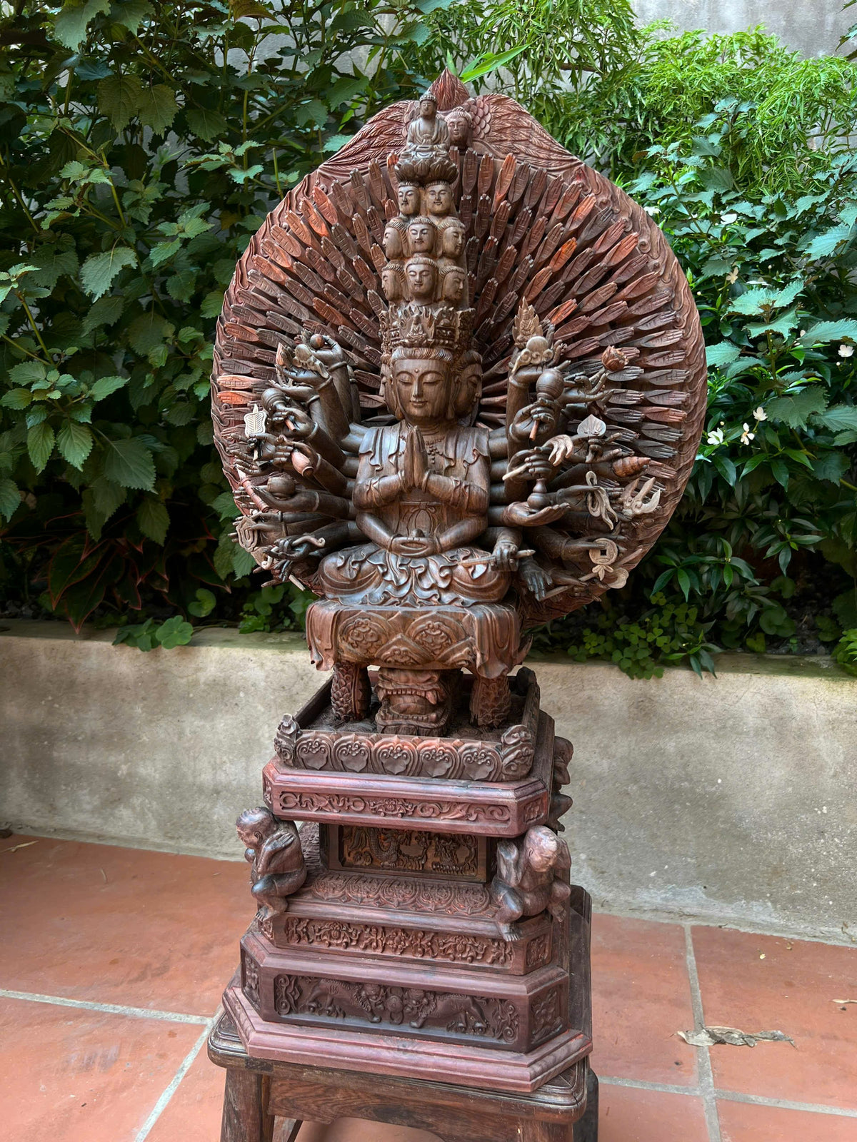 Tượng Phật Thiên Thủ Thiên Nhãn Gỗ Trắc Đen - Cao 65cm