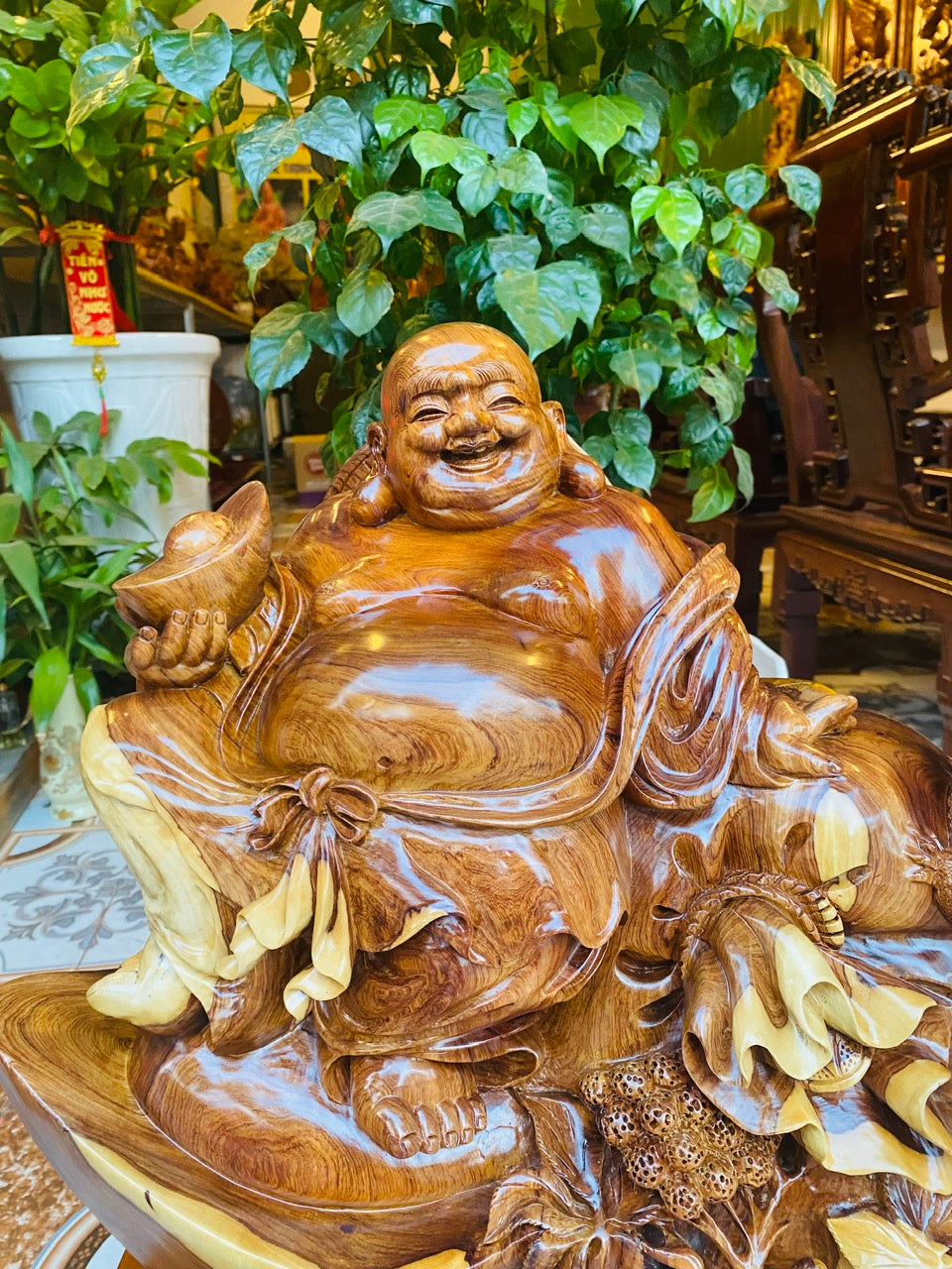 Di Lặc Ngồi Ngồi Trên Bao Tiền - Tượng Gỗ Cẩm Cao 57cm
