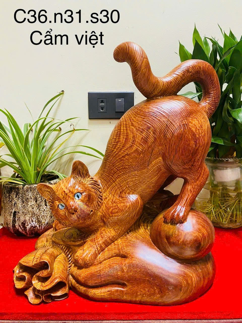 Tượng Mèo Xinh Phú Quý Gỗ Cẩm Việt - Tượng Phong Thủy Độc Đáo