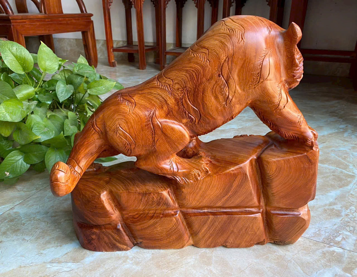 Tượng Linh Vật Con Hổ Gỗ Hương - Cao 38cm