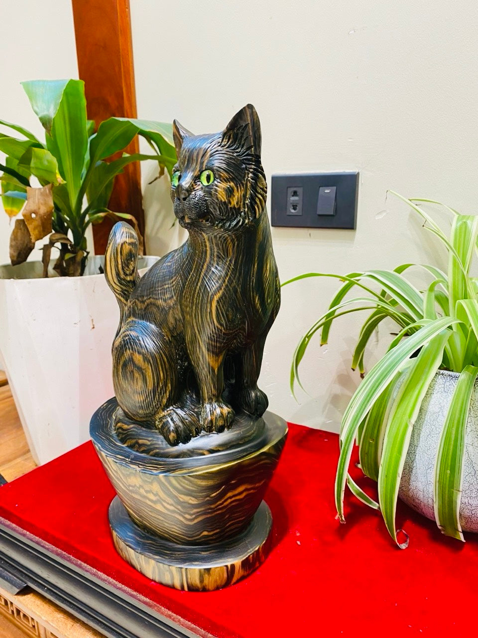Tượng Linh Vật  Mèo Gỗ Mun Hoa Phong Thuỷ Cao 34cm