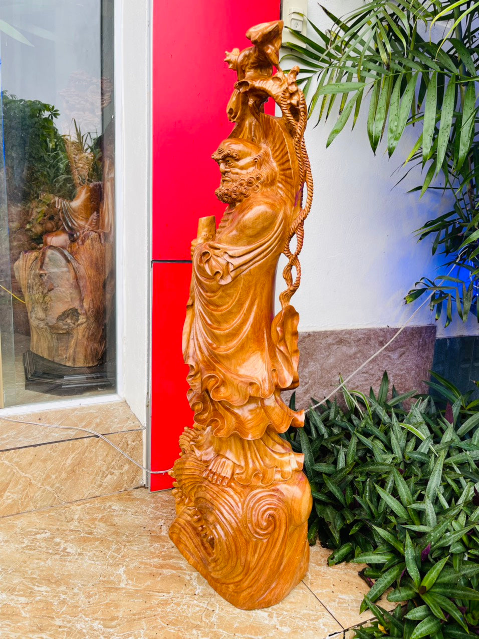 Tượng Đạt Ma Quá Hải Liền Khối Gỗ Ngọc Âm Cao 105cm