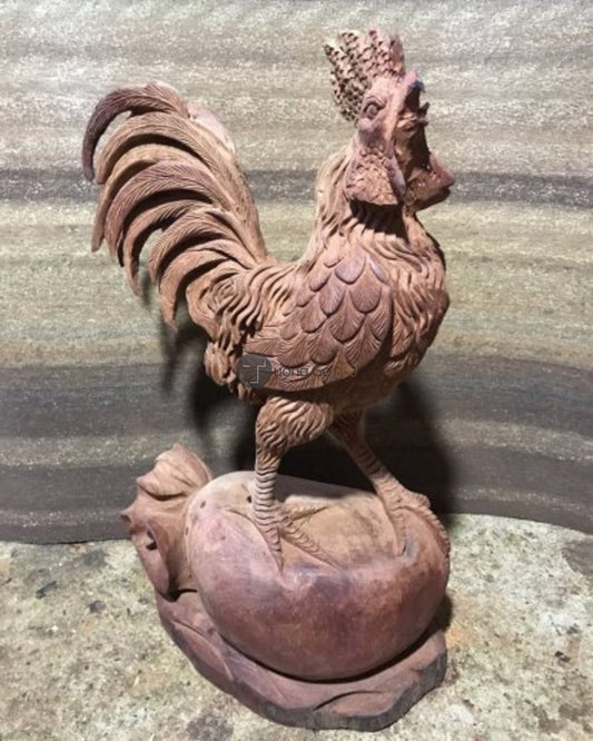 Gà Trống Đứng Bao Tiền Gỗ Hương