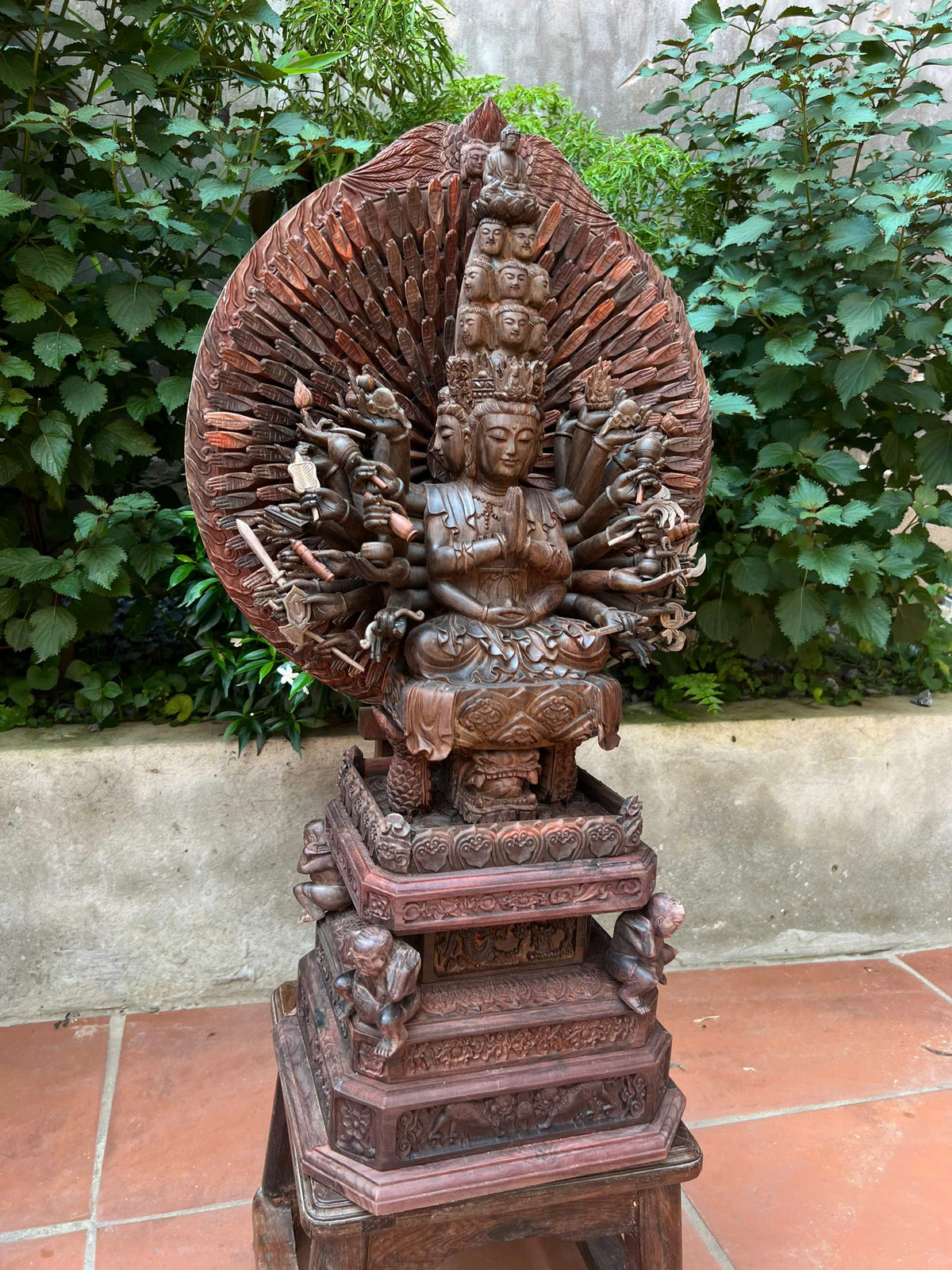 Tượng Phật Thiên Thủ Thiên Nhãn Gỗ Trắc Đen - Cao 65cm
