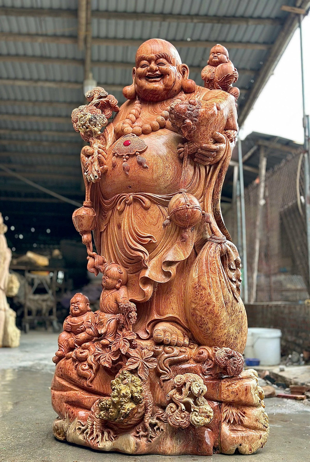 Tượng Gỗ Di Lặc Tam Phúc - Siêu Phẩm Nu Hương Đá  Cao 1m8