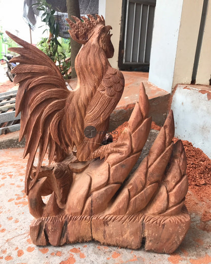 Gia Đình Gà Gỗ Hương Ôm Đá