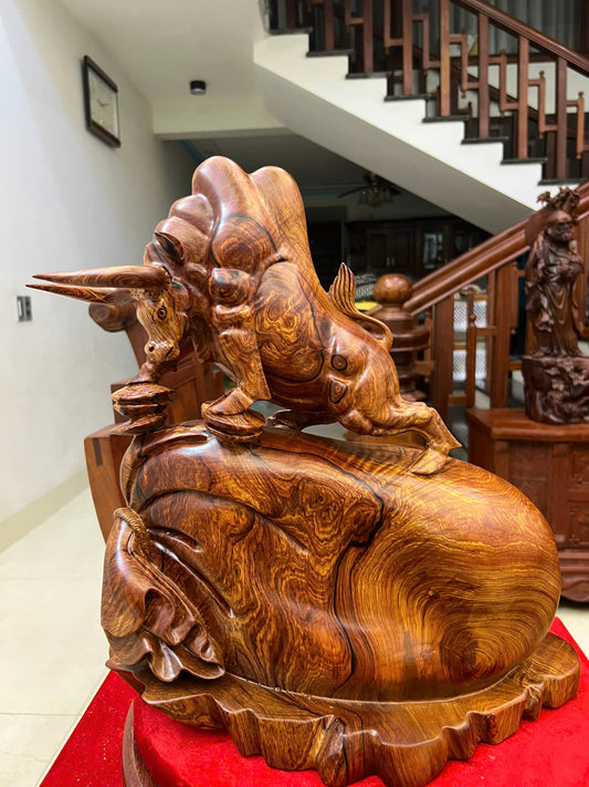 Tượng Linh Vật Bò Tót Thịnh Vượng Gỗ Cẩm Việt Vân Chun Sụn Cao 43