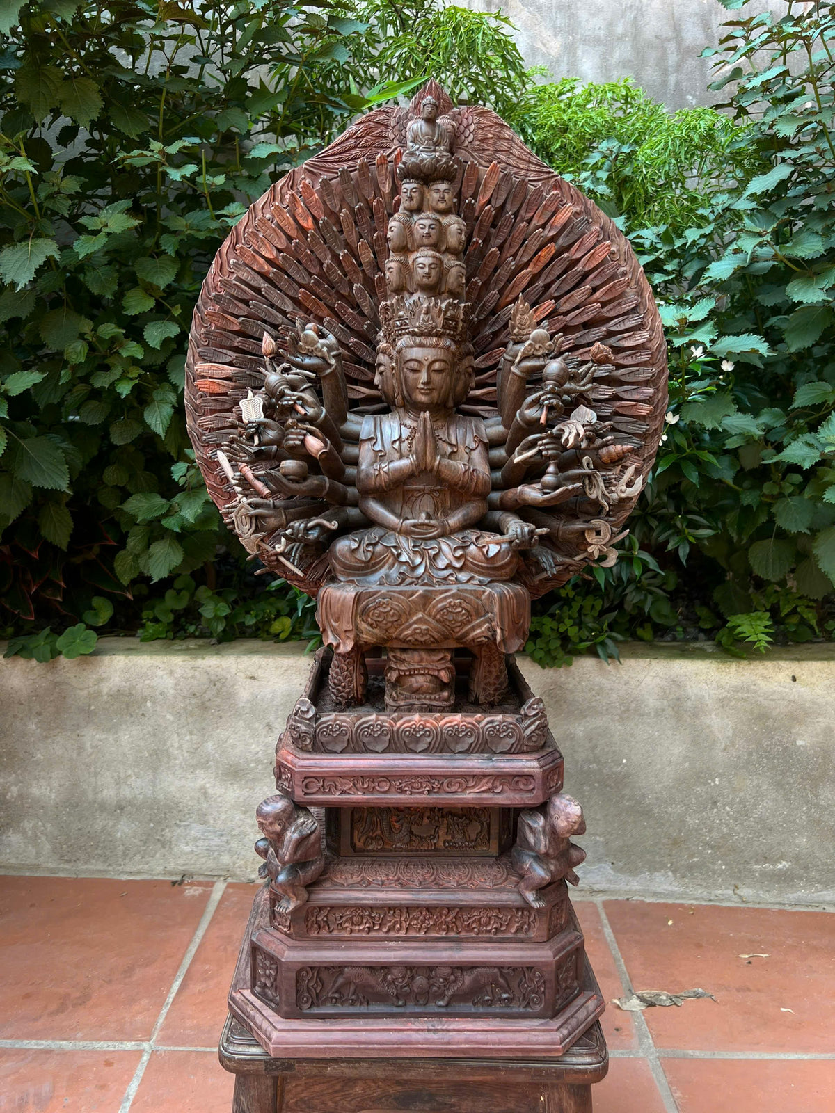Tượng Phật Thiên Thủ Thiên Nhãn Gỗ Trắc Đen - Cao 65cm