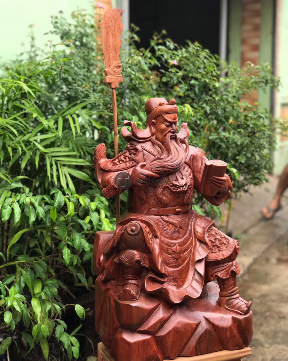 Tượng Quan Công Ngồi Đọc Sách