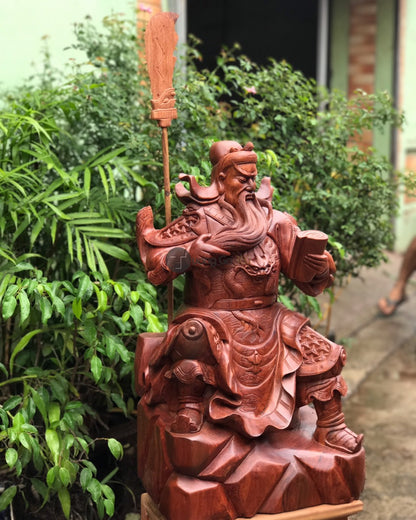 Tượng Quan Công Ngồi Đọc Sách