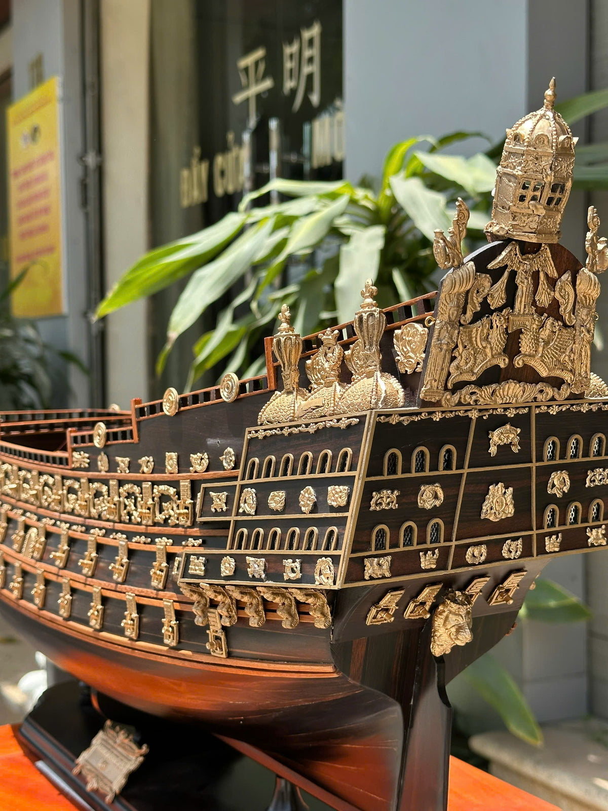 Thuyền Buồm Mô Hình Gỗ Mun Hoa Ngang 86