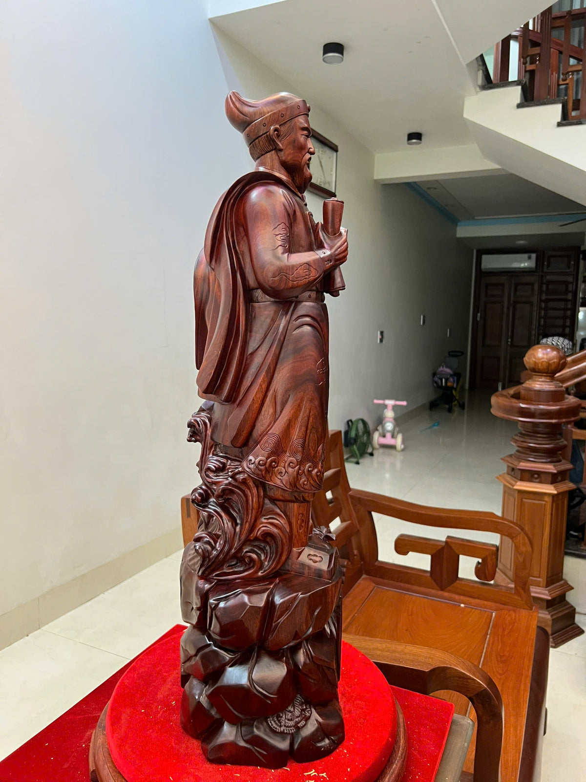 Tượng Trần Quốc Tuấn Gỗ Tử Đàn Liền Khối - Cao 80cm