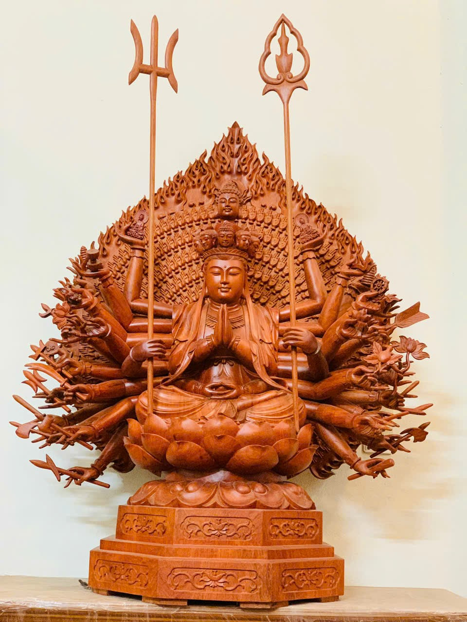 Tượng Phật Thiên Thủ Thiên Nhãn Gỗ Hương Đá - Cao 107cm