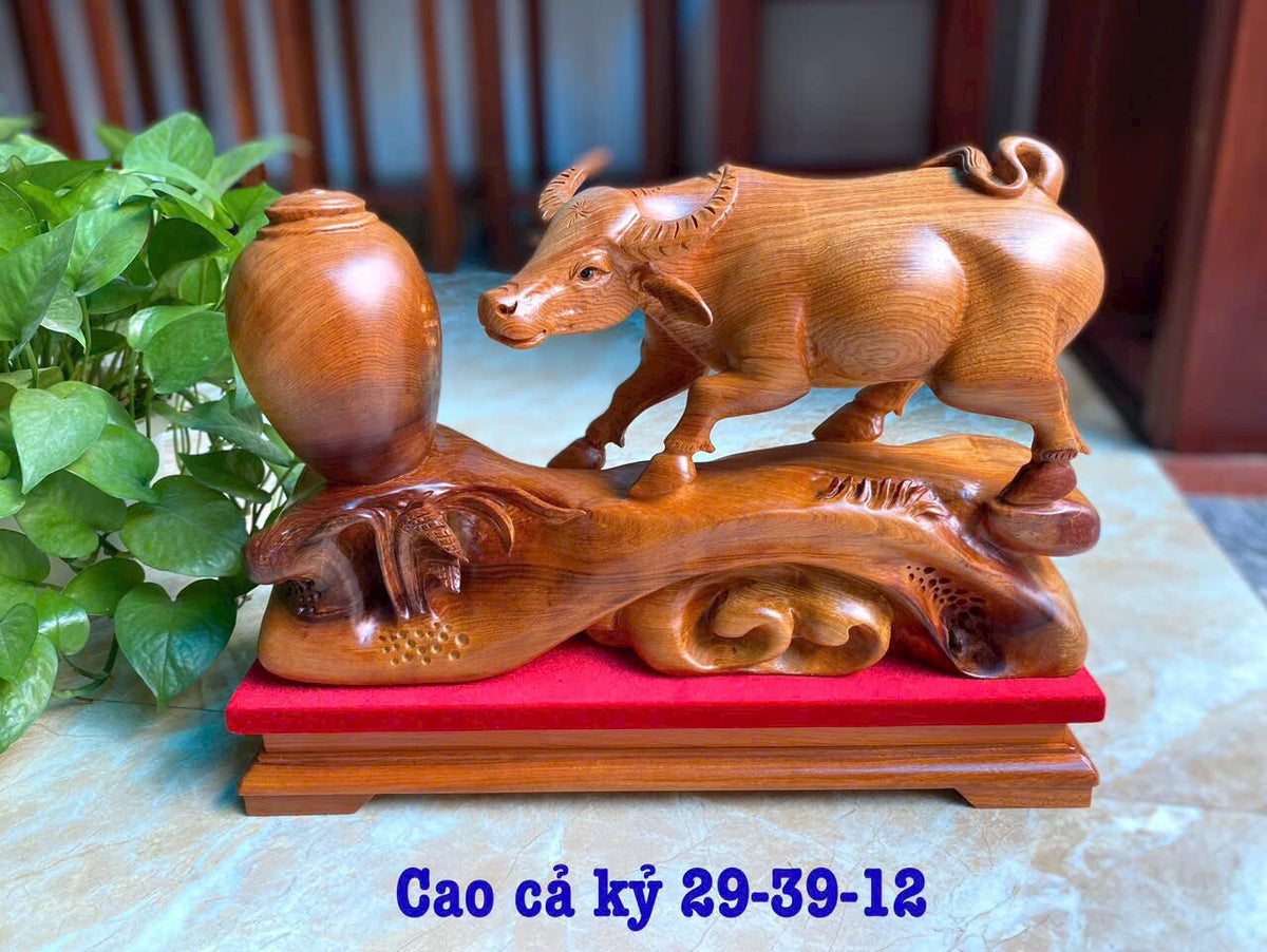 Tượng Phong Thủy Linh Vật Con Trâu Gỗ Hương Ta Liền Khối Cao 29cm