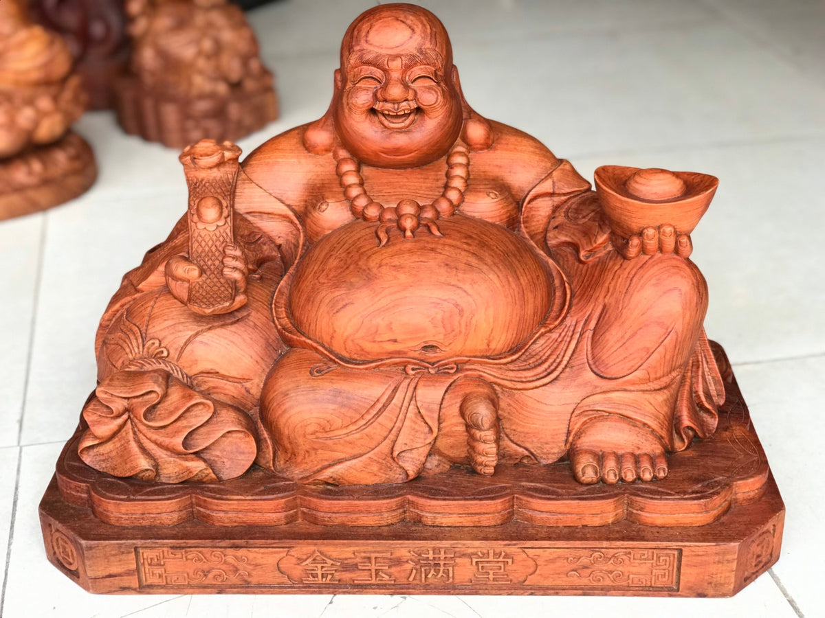 Di Lặc Ngồi Bưng Thỏi Vàng Đế Chữ Hán
