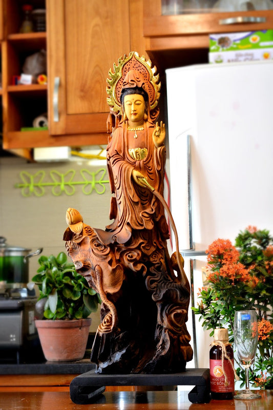Mẹ Quan Âm Ngự Đài Sen