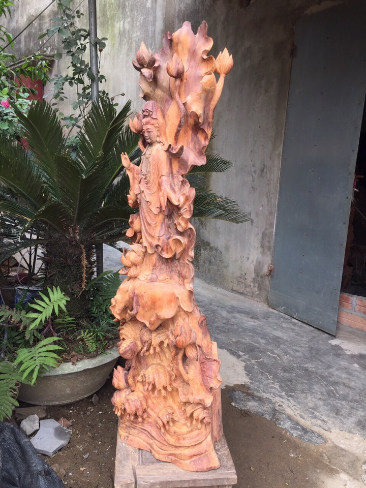 Phật Bà Quan Âm Đứng Lá Sen Gỗ Cẩm