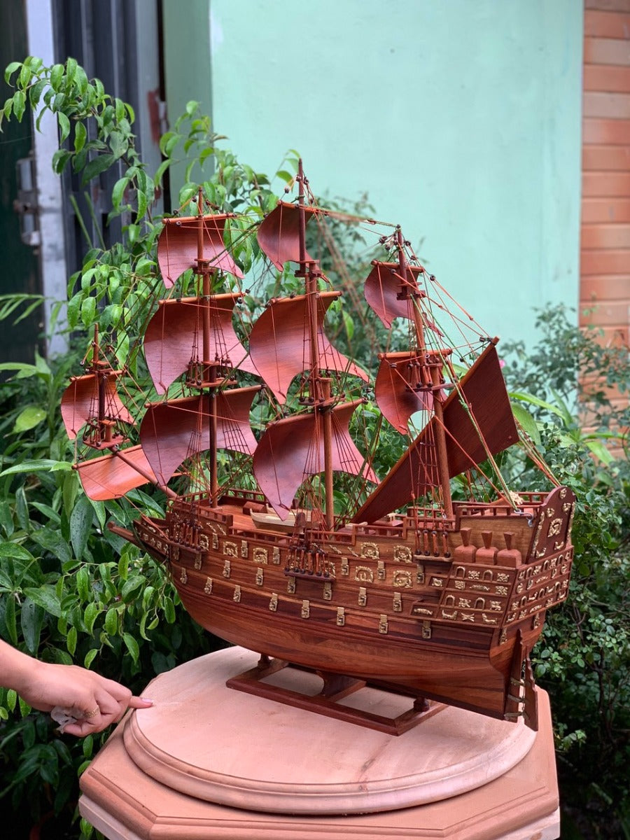 Mô Hình Thuyền Buồn Gỗ Cao Cấp