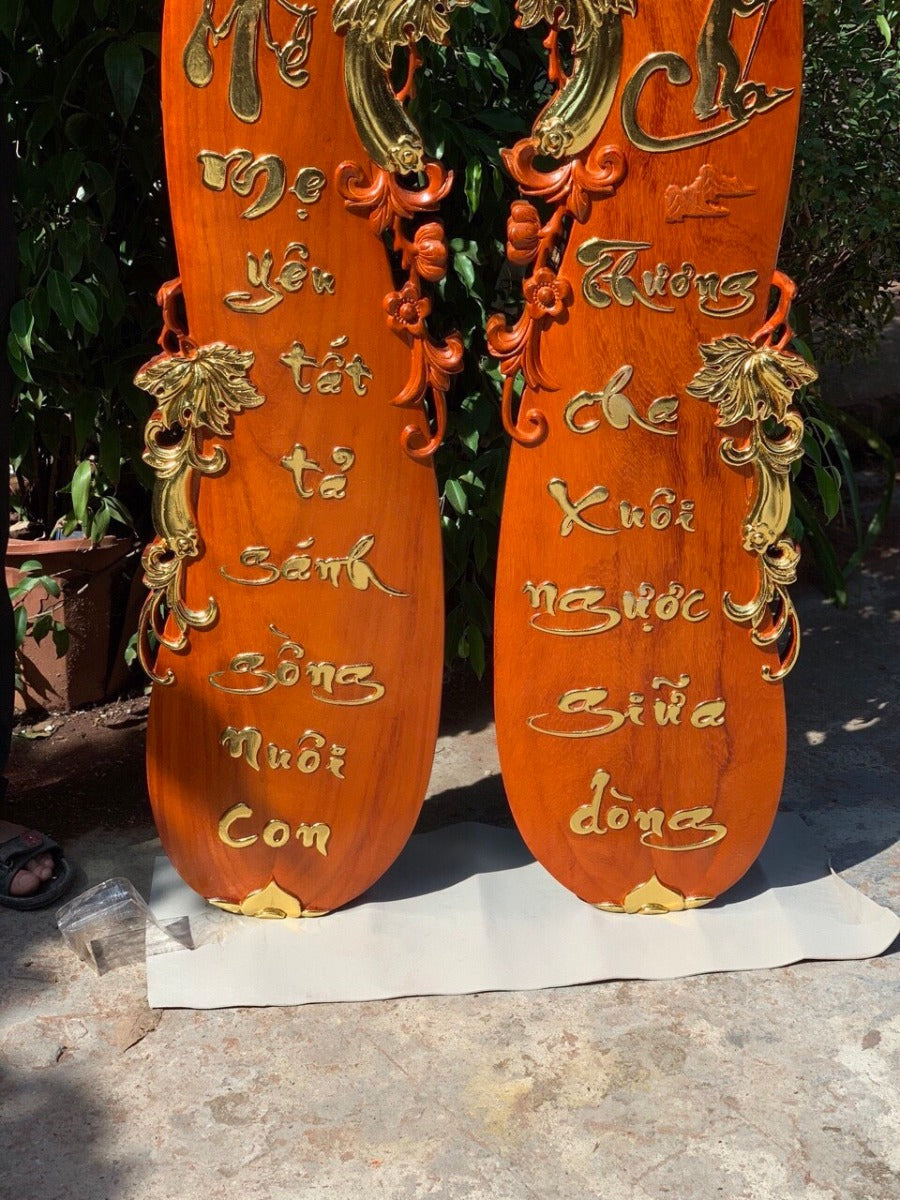 Tranh Cha Mẹ - Chữ Thư Pháp Dát Vàng - Kiểu Bầu