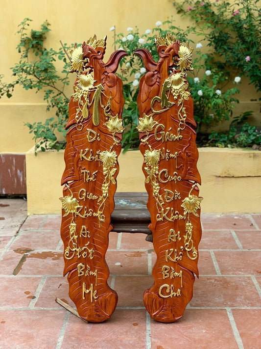 Tranh Cha Mẹ - Chữ Thư Pháp Dát Vàng - Kiểu Lá Chuối