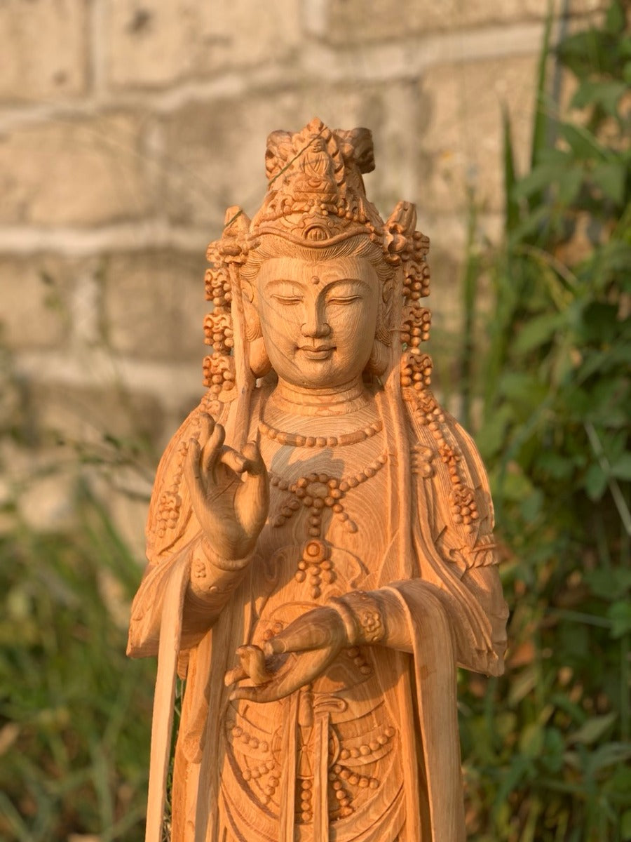 Tượng Phật Hạt Quan Âm - Gỗ Pơ Mu