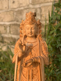 Tượng Phật Hạt Quan Âm - Gỗ Pơ Mu