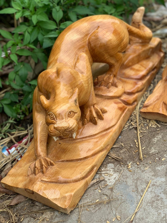 Tượng Báo Săn Mồi Gỗ Pơ Mu