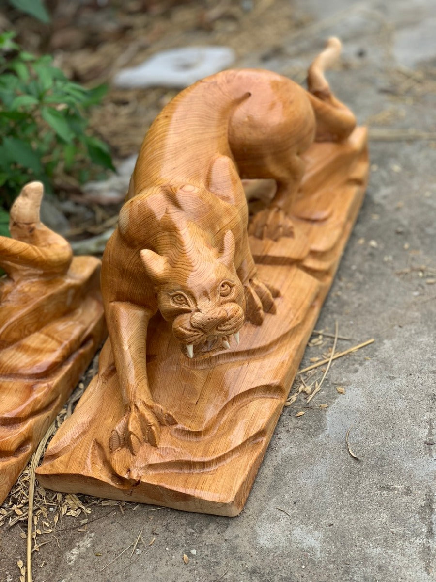 Tượng Báo Săn Mồi Gỗ Pơ Mu