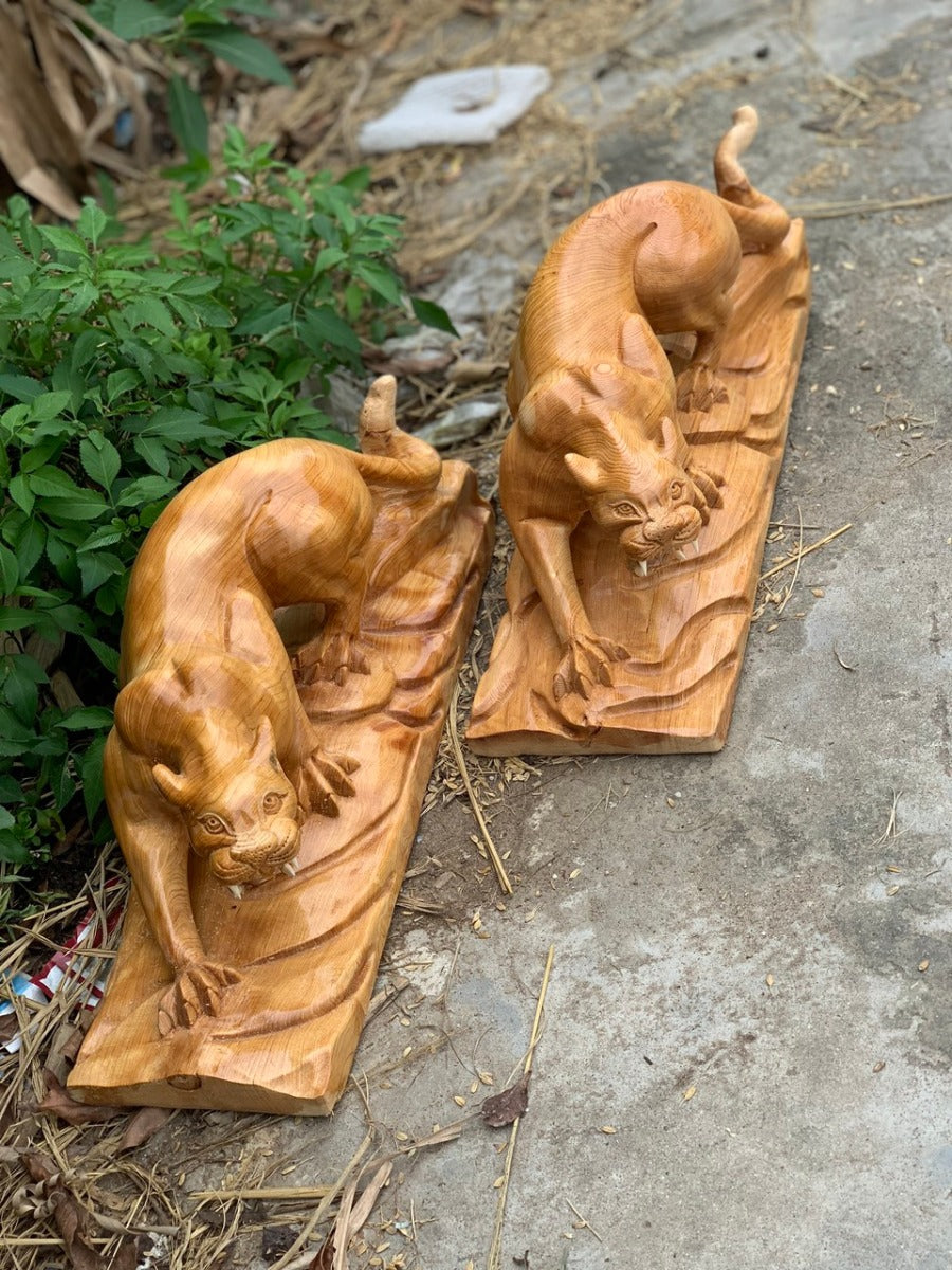 Tượng Báo Săn Mồi Gỗ Pơ Mu