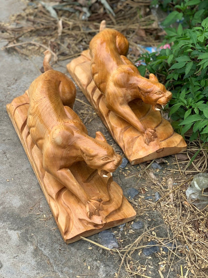 Tượng Báo Săn Mồi Gỗ Pơ Mu