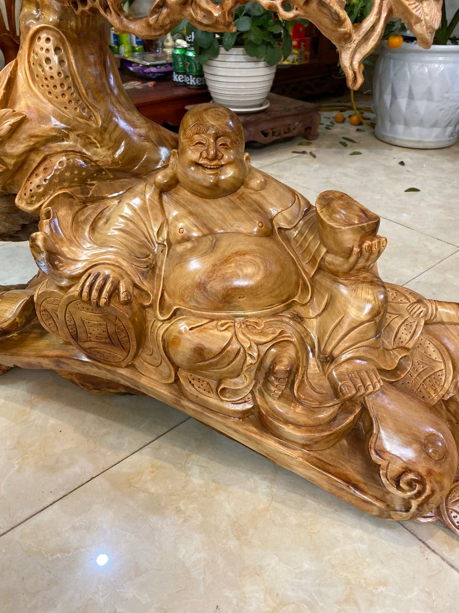 Tượng Di Lặc Ngồi Tán Tùng Pơ Mu