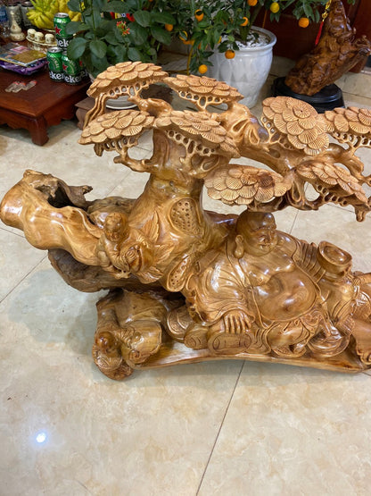 Tượng Di Lặc Ngồi Tán Tùng Pơ Mu