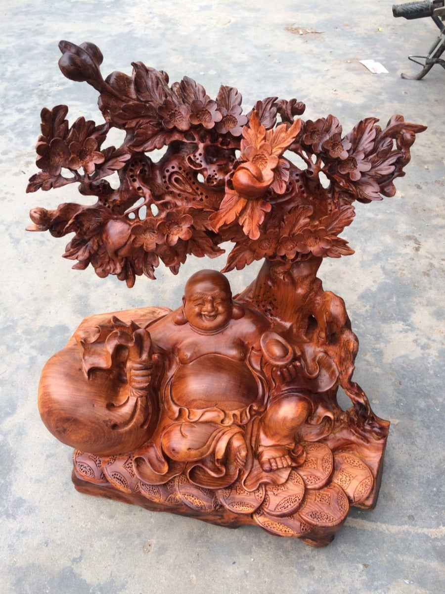 Di Lặc Ngồi Gốc Mai