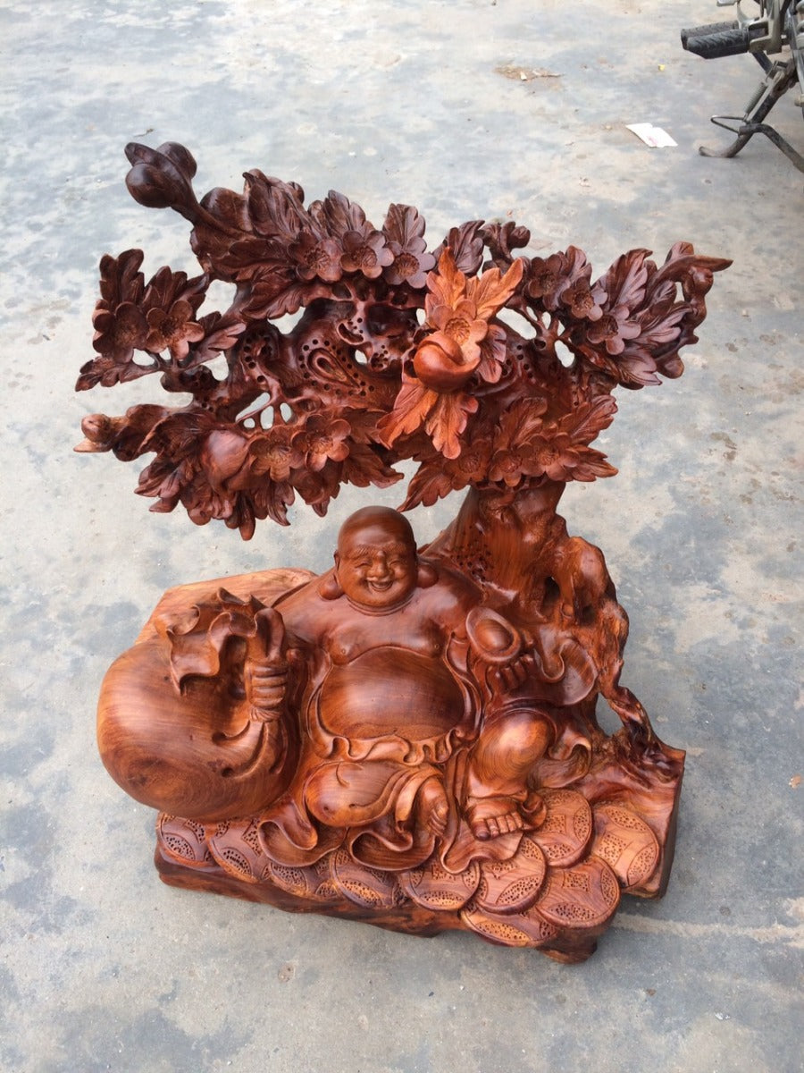 Di Lặc Ngồi Gốc Mai