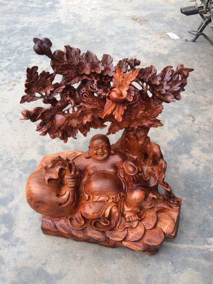 Di Lặc Ngồi Gốc Mai