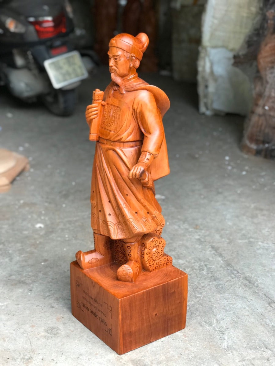 Tượng Hưng Đạo Vương - Trần Quốc Tuấn