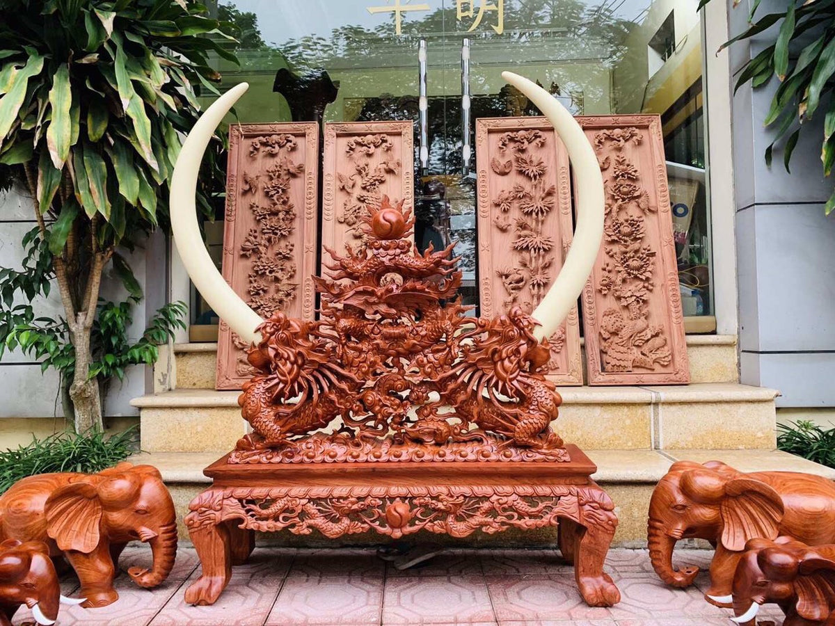 Giá Đỡ Ngà Voi Gỗ Hương Đá