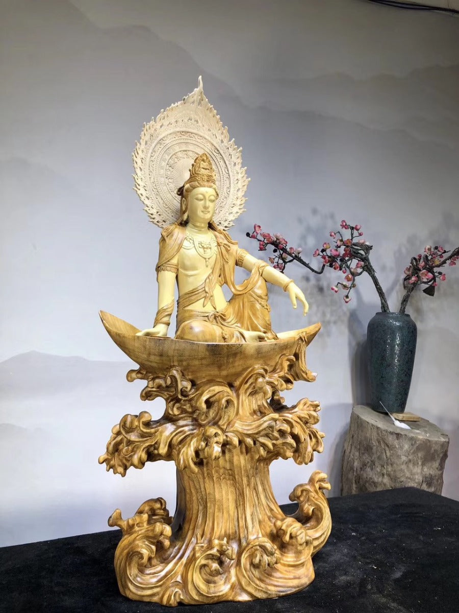 Tự tại quan âm Gỗ long não