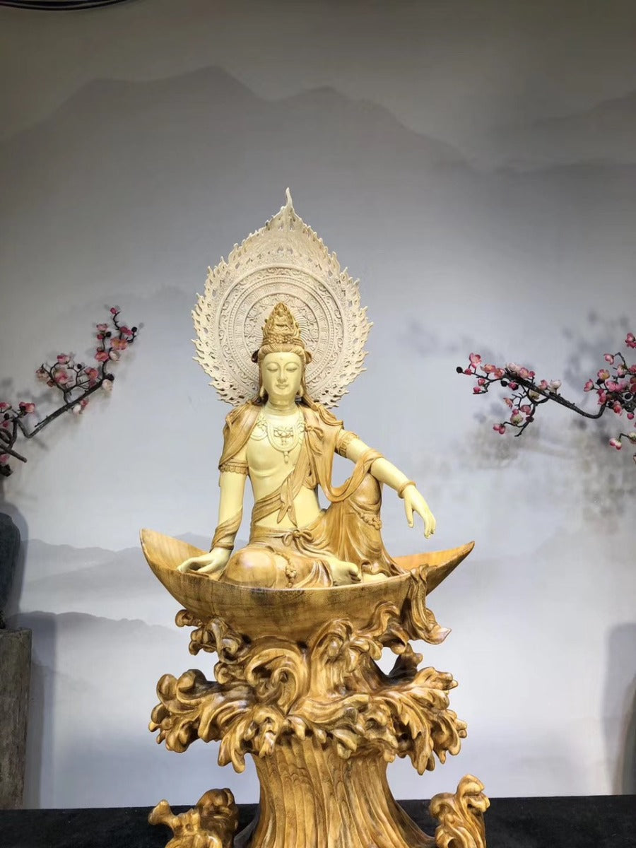 Tự tại quan âm Gỗ long não