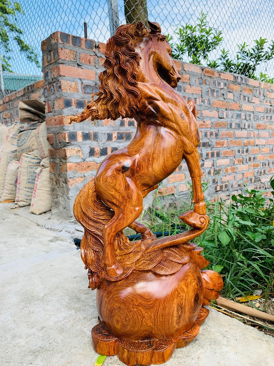 Độc Mã Phi Tiên - Gỗ Hương
