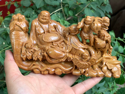 Tượng Phật Di Lặc Để Xe Ô Tô