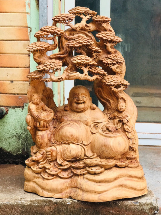 Di Lặc Ngồi Gốc Cây Tùng Gỗ Ngọc Am Hà Giang