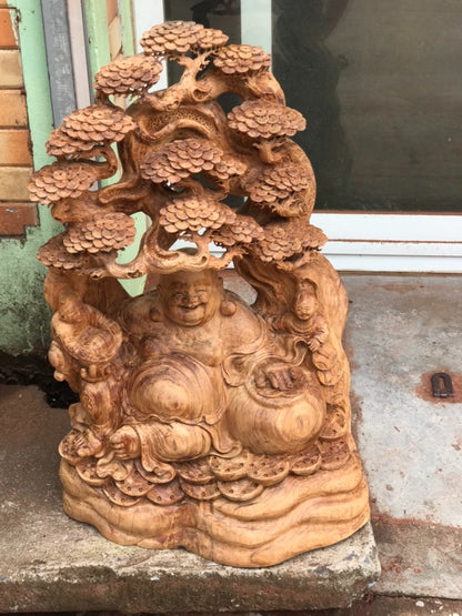 Di Lặc Ngồi Gốc Cây Tùng Gỗ Ngọc Am Hà Giang