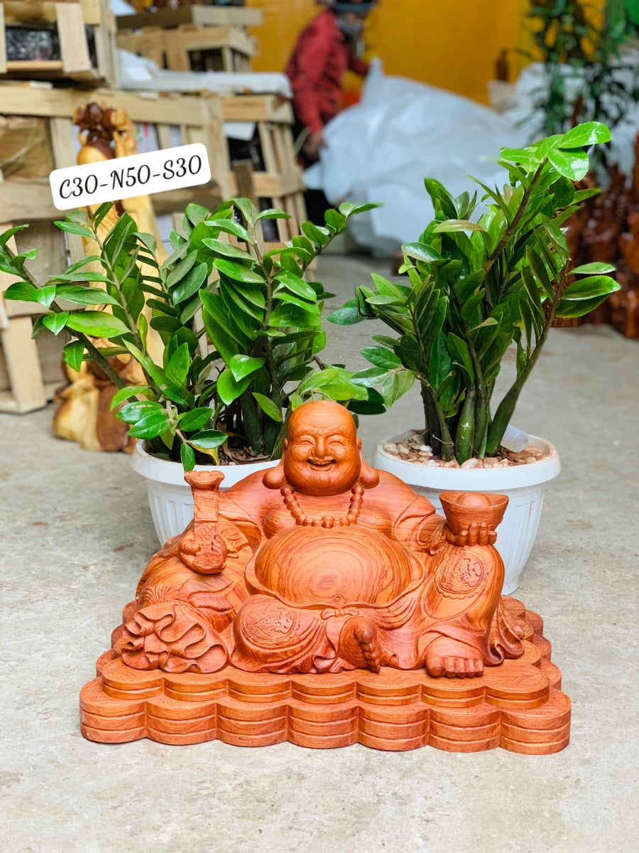 Di Lặc Ngồi Bưng Thỏi Vàng Ngang 50cm