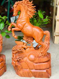 Tượng Ngựa Gỗ - Nhất Mã phi Thiên Gỗ Hương